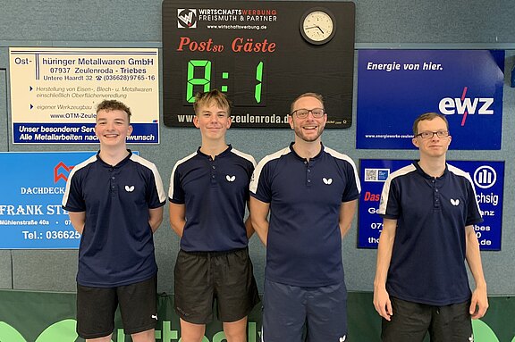 Die Mannschaftsaufstellung von "Post III" beim letzten Spiel gegen TTV Hydro Nordhausen II (v.l.): Timo Seidel, Noah Siebenhaar, Markus Walther und Steve Anders. Post-III-10-2022-v.l.-Seidel-Siebenhaar-Walther-Anders.JPEG